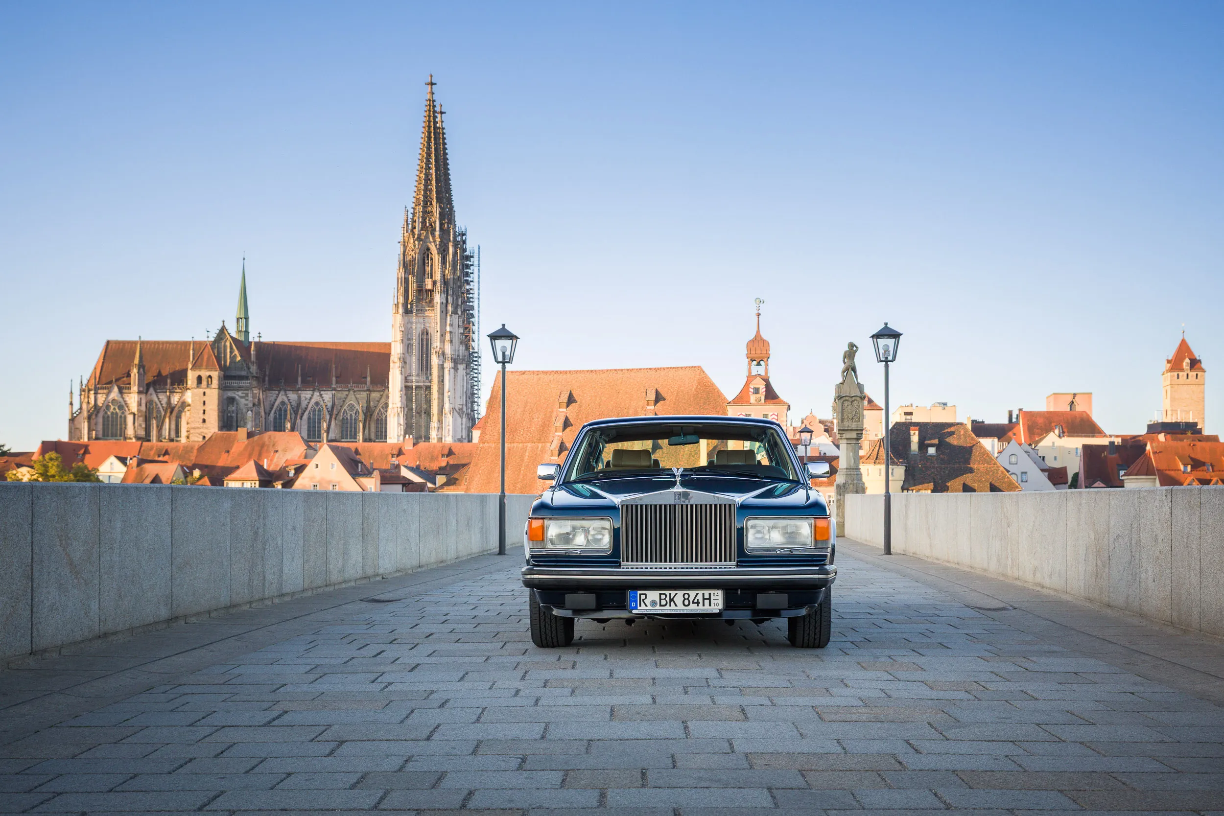 Rolls-Royce Silver Spur Steinerne Brücke Regensburg Dom