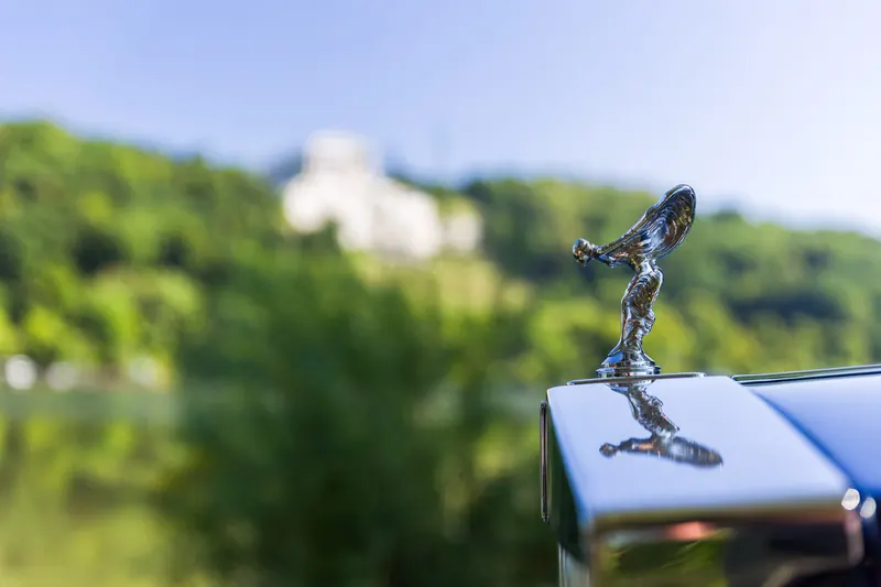 Spirit of Ecstasy vor der Walhalla Regensburg